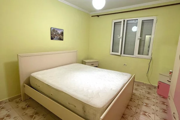 Shtepi me qera Apartament ne Tirane, 1+1, Mobilimi E mobiluar, Pagesa 1,250  Euro.