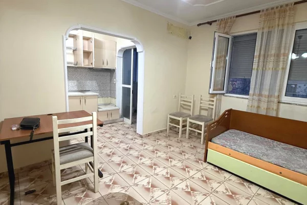 Shtepi me qera Apartament ne Tirane, 1+1, Mobilimi E mobiluar, Pagesa 1,250  Euro.