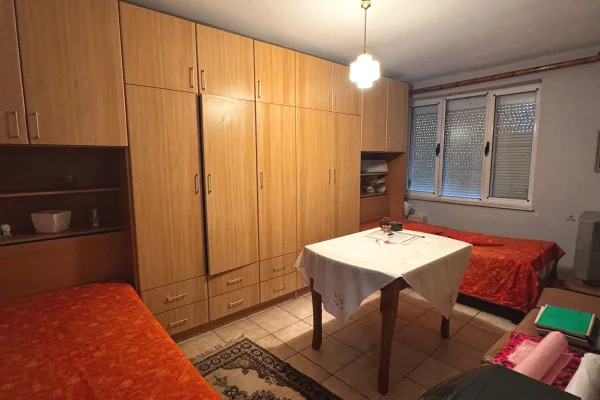 Shtepi me qera Apartament ne Tirane, 2+1, Mobilimi E mobiluar, Pagesa 600  Euro.