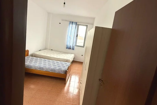 Shtepi me qera Apartament ne Tirane, 1+1, Mobilimi E mobiluar, Pagesa 250  Euro.
