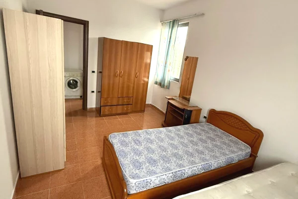 Shtepi me qera Apartament ne Tirane, 1+1, Mobilimi E mobiluar, Pagesa 250  Euro.