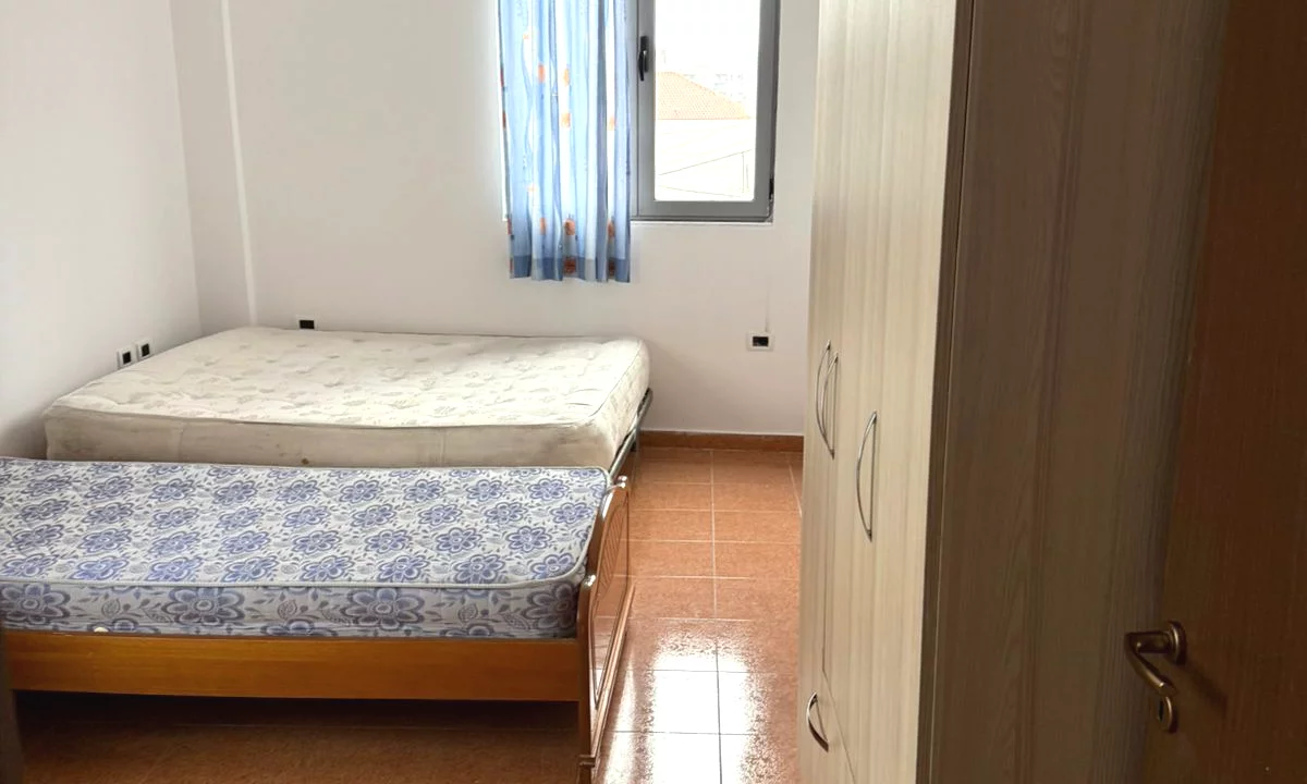 Shtepi me qera Apartament ne Tirane, 1+1, Mobilimi E mobiluar, Pagesa 250  Euro.