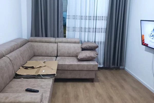 Shtepi me qera Apartament ne Tirane, 1+1, Mobilimi E mobiluar, Pagesa 450  Euro.