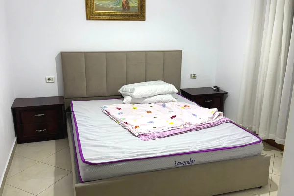 Shtepi me qera Apartament ne Tirane, 1+1, Mobilimi E mobiluar, Pagesa 450  Euro.