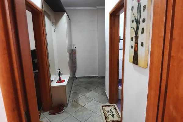 Shtepi ne shitje Apartament ne Tirane, 2+1, Mobilimi E mobiluar, Pagesa 145,000  Euro.