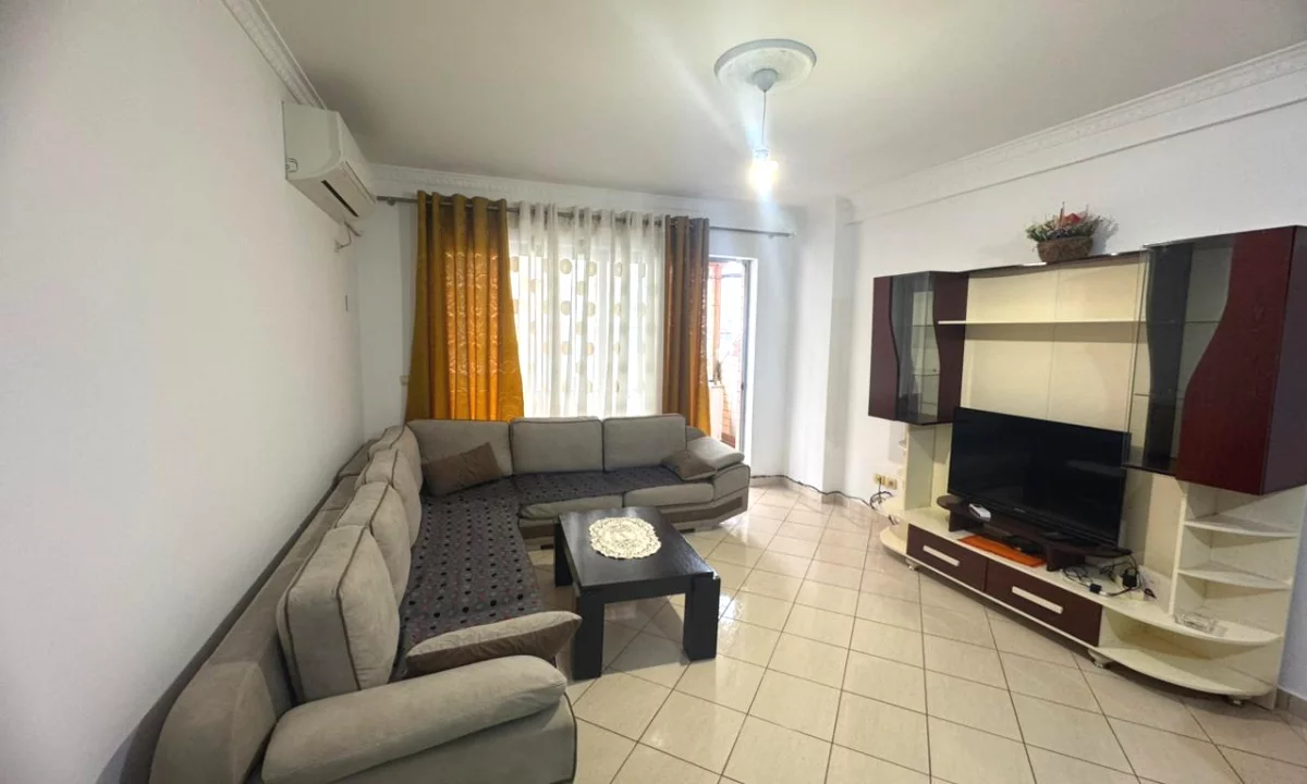 Shtepi me qera Apartament ne Tirane, 2+1, Mobilimi E mobiluar, Pagesa 500  Euro.