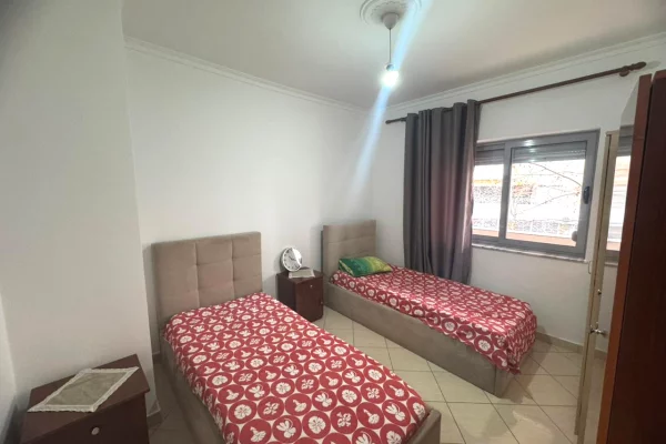 Shtepi me qera Apartament ne Tirane, 2+1, Mobilimi E mobiluar, Pagesa 500  Euro.