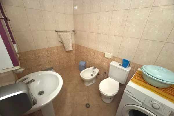 Shtepi me qera Apartament ne Tirane, 2+1, Mobilimi E mobiluar, Pagesa 500  Euro.