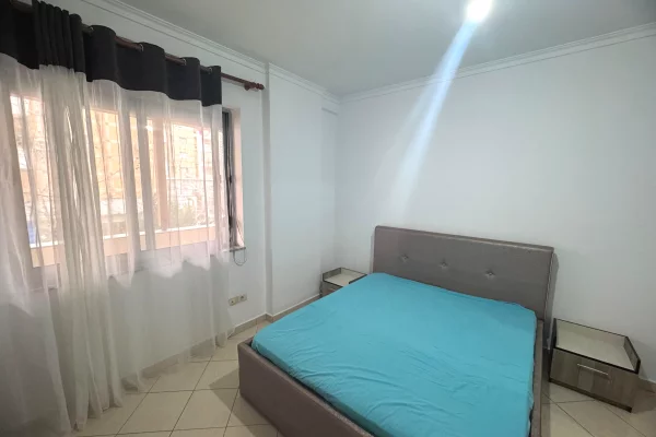 Shtepi me qera Apartament ne Tirane, 2+1, Mobilimi E mobiluar, Pagesa 500  Euro.