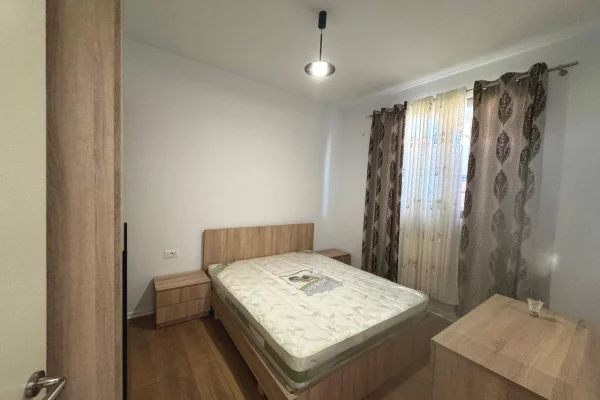 Shtepi me qera Apartament ne Tirane, 1+1, Mobilimi E mobiluar, Pagesa 400  Euro.