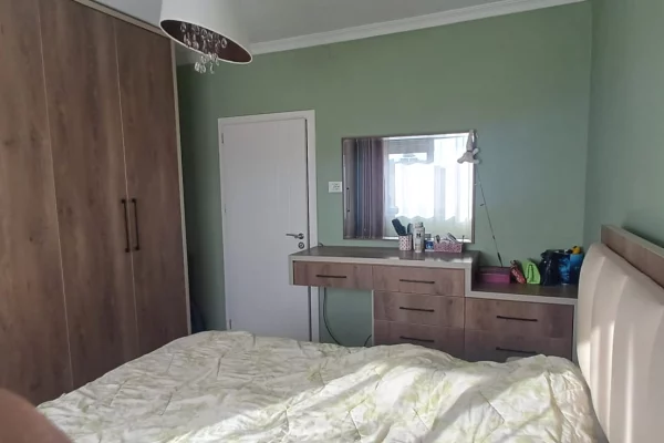 Shtepi ne shitje Apartament ne Tirane, 1+1, Mobilimi E mobiluar, Pagesa 87,000  Euro.