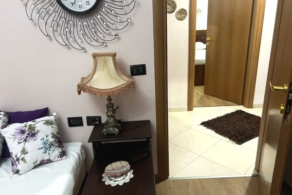 Shtepi me qera Apartament ne Tirane, 2+1, Mobilimi E mobiluar, Pagesa 600  Euro.