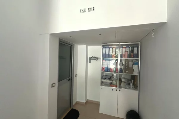 Ambient biznesi me qera 1+1 ne Tirane - 450 Euro