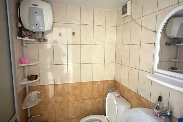 Ambient biznesi me qera 1+1 ne Tirane - 450 Euro