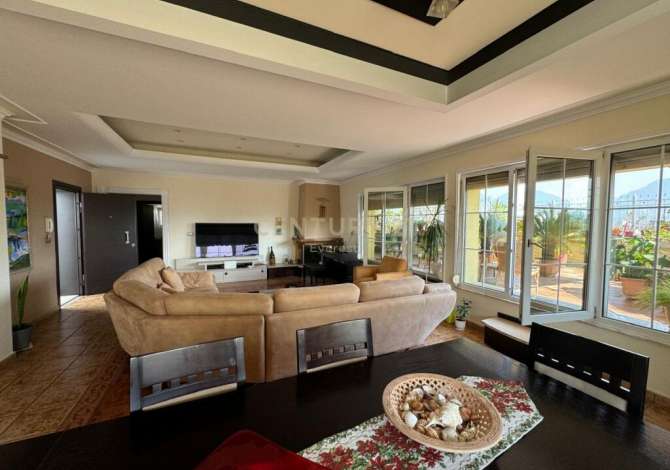 Shtepi me qera 3+1 ne Tirane - 2,300 Euro