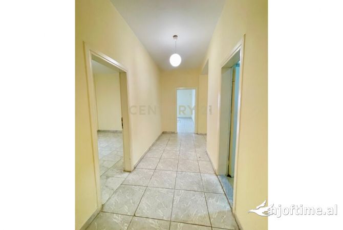 Shtepi ne shitje 2+1 ne Tirane - 260,000 Euro