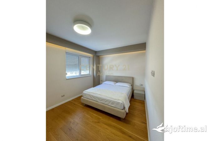 Shtepi ne shitje Apartament ne Tirane, 3+1, Mobilimi E mobiluar, Pagesa 345,000  Euro.