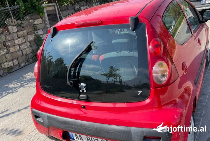 Makina ne shitje  ne Tirane - 2,700 Euro