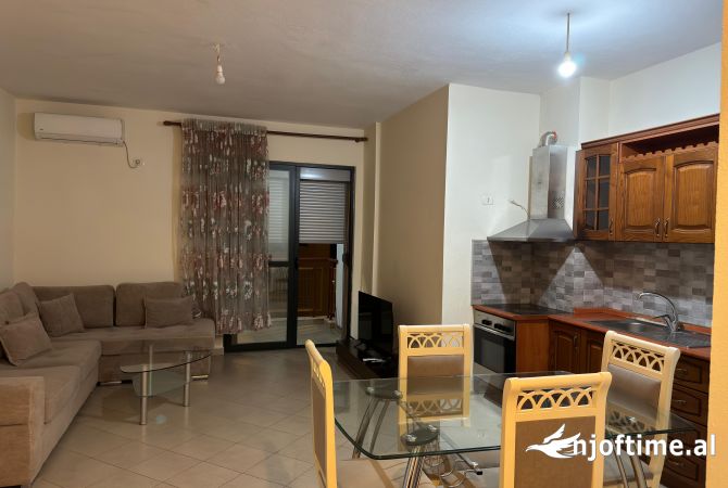 Shtepi me qera 1+1 ne Tirane - 40,000 Leke