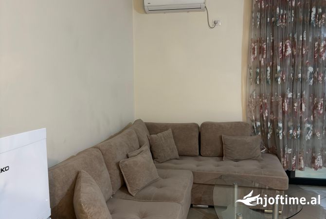 Shtepi me qera 1+1 ne Tirane - 40,000 Leke