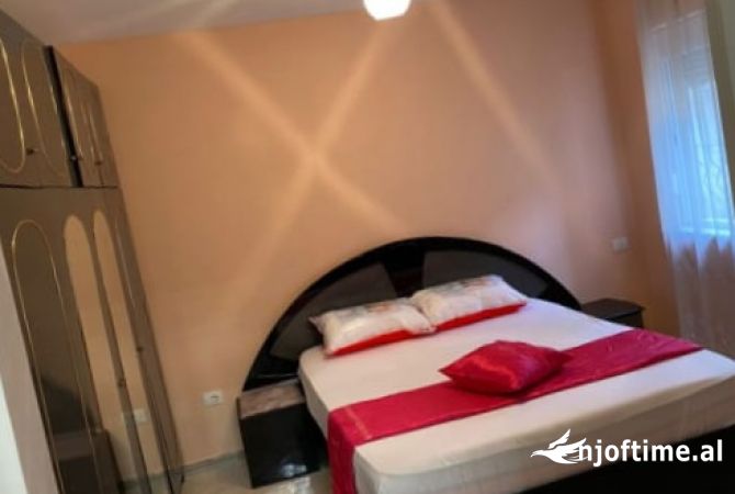 Shtepi me qera 4+1 ne Tirane - 70,000 Leke