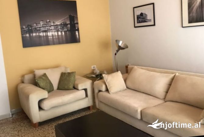 Shtepi me qera 3+1 ne Tirane - 800 Euro