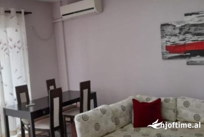 Shtepi me qera 2+1 ne Tirane - 450 Euro