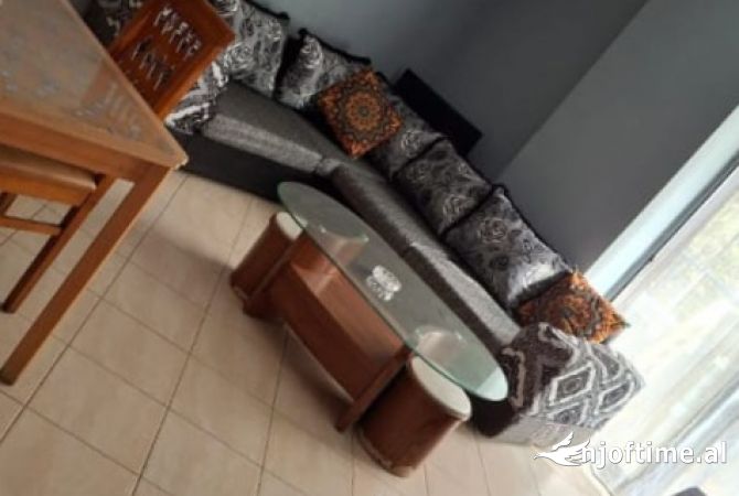 Shtepi me qera 2+1 ne Tirane - 40,000 Leke
