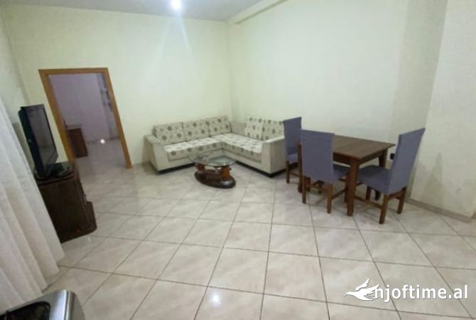Shtepi me qera 1+1 ne Tirane - 35,000 Leke
