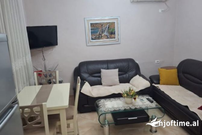 Shtepi me qera 1+1 ne Tirane - 45,000 Leke
