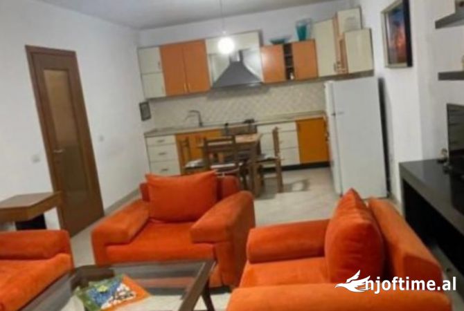 Shtepi me qera 2+1 ne Tirane - 700 Euro