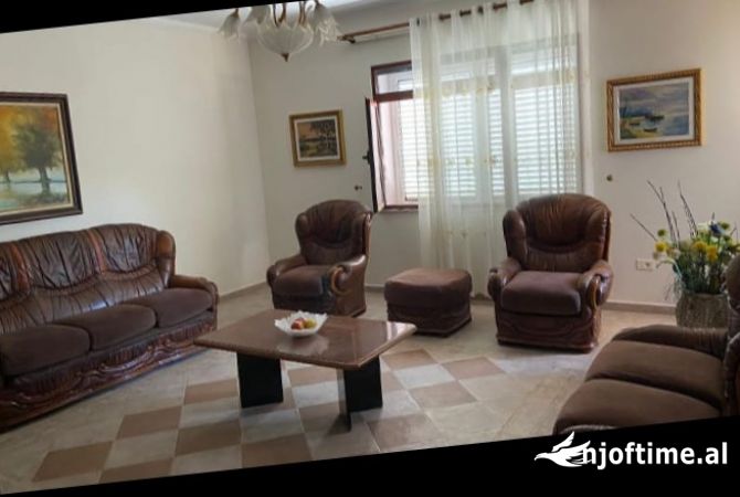 Shtepi me qera 2+1 ne Tirane - 50,000 Leke