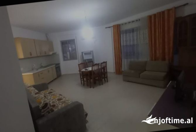 Shtepi me qera 2+1 ne Tirane - 40,000 Leke