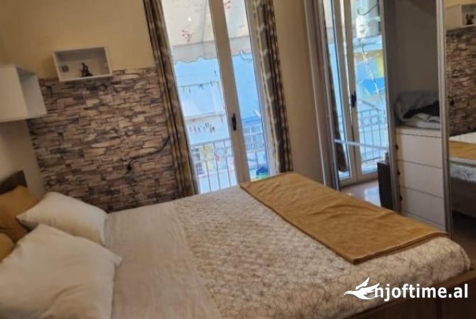 Shtepi me qera 2+1 ne Tirane - 650 Euro