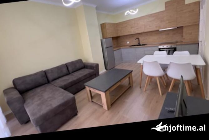 Shtepi me qera 2+1 ne Tirane - 550 Euro