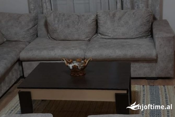 Shtepi me qera 2+1 ne Tirane - 60,000 Leke