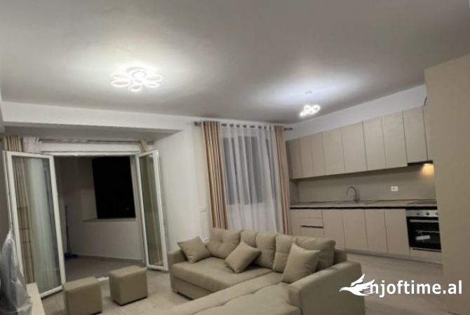 Shtepi me qera 2+1 ne Tirane - 70,000 Leke