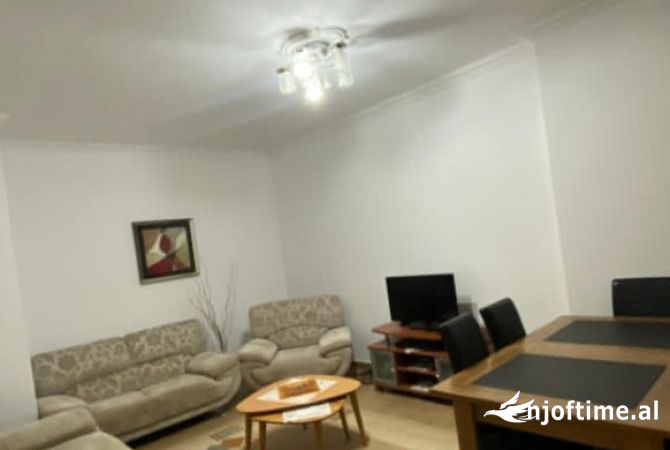 Shtepi me qera 3+1 ne Tirane - 450 Euro