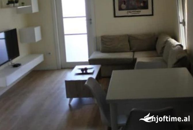 Shtepi me qera 2+1 ne Tirane - 60,000 Leke