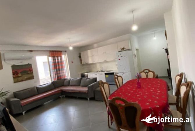 Shtepi me qera 2+1 ne Tirane - 450 Euro