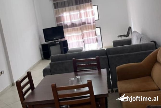 Shtepi me qera 2+1 ne Tirane - 500 Euro