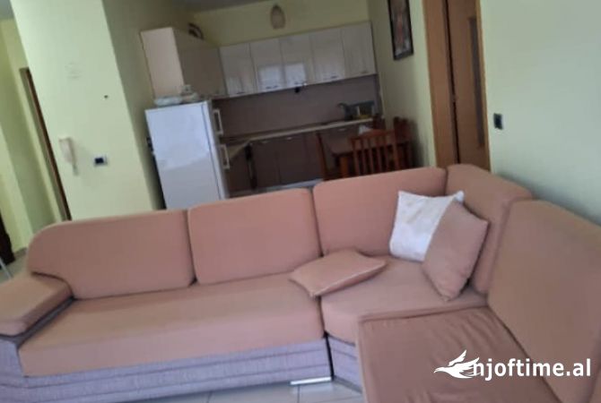 Shtepi me qera 3+1 ne Tirane - 42,000 Leke