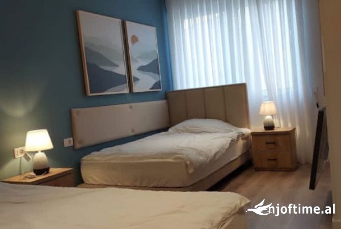Shtepi me qera 2+1 ne Tirane - 1,000 Euro