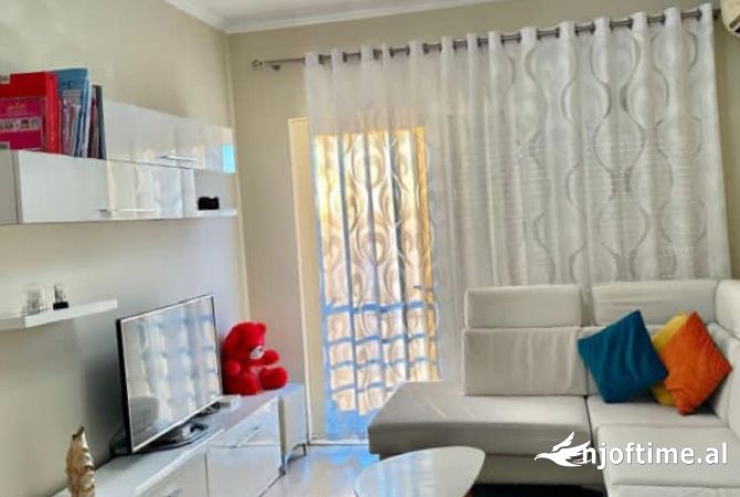 Shtepi me qera 1+1 ne Tirane - 400 Euro