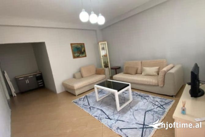 Shtepi me qera 2+1 ne Tirane - 500 Euro