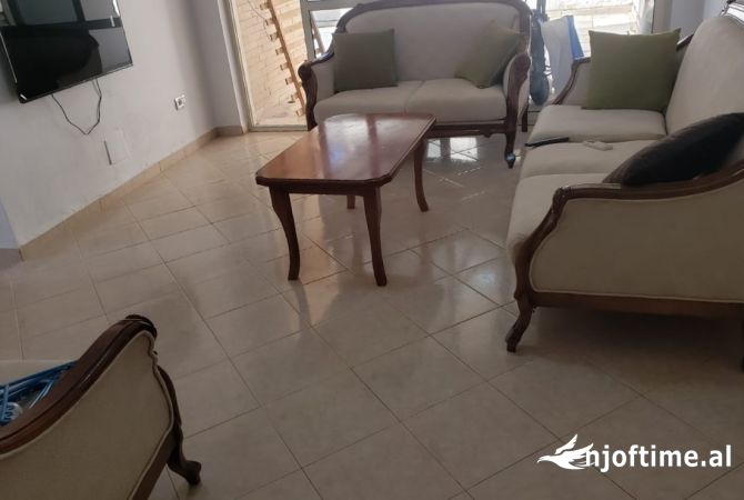 Shtepi me qera 2+1 ne Tirane - 550 Euro