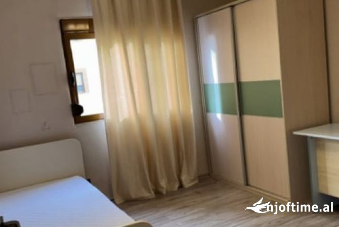 Shtepi me qera 2+1 ne Tirane - 650 Euro