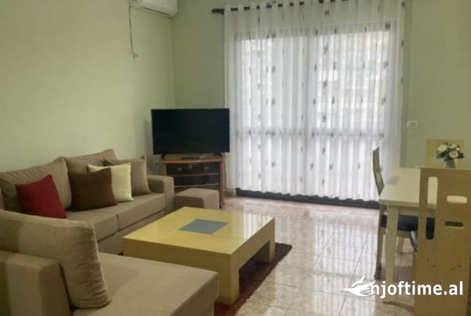 Shtepi me qera 1+1 ne Tirane - 400 Euro