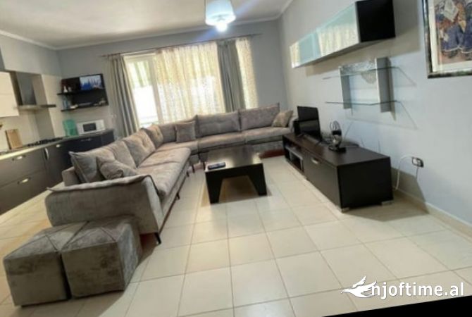 Shtepi me qera 2+1 ne Tirane - 650 Euro