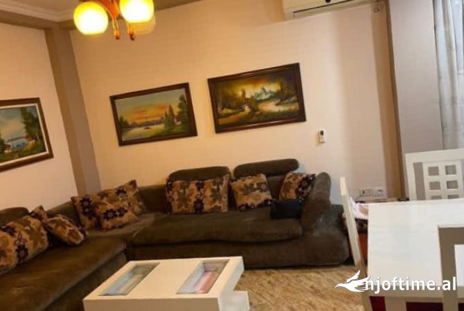 Shtepi me qera 2+1 ne Tirane - 570 Euro